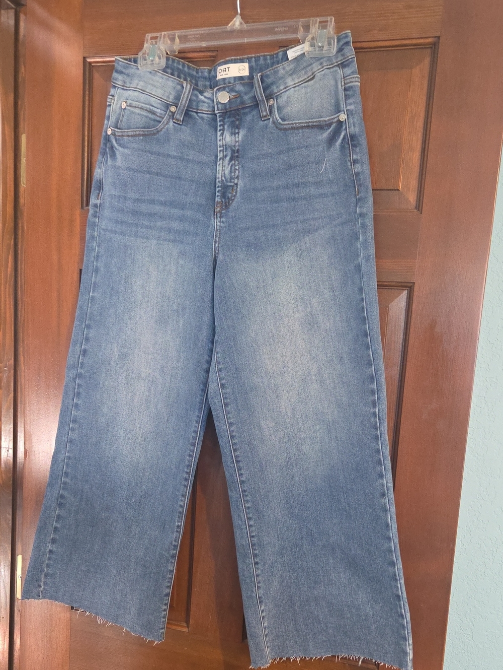 Oat New York Medium Blue Wide-Leg Crop Jeans with Raw Hem